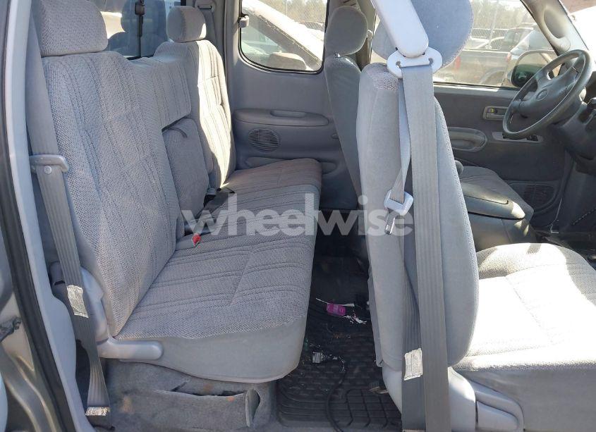 Photo 8 of 2001 Toyota Tundra SR5 V8 (VIN 5TBRT34171S133199)