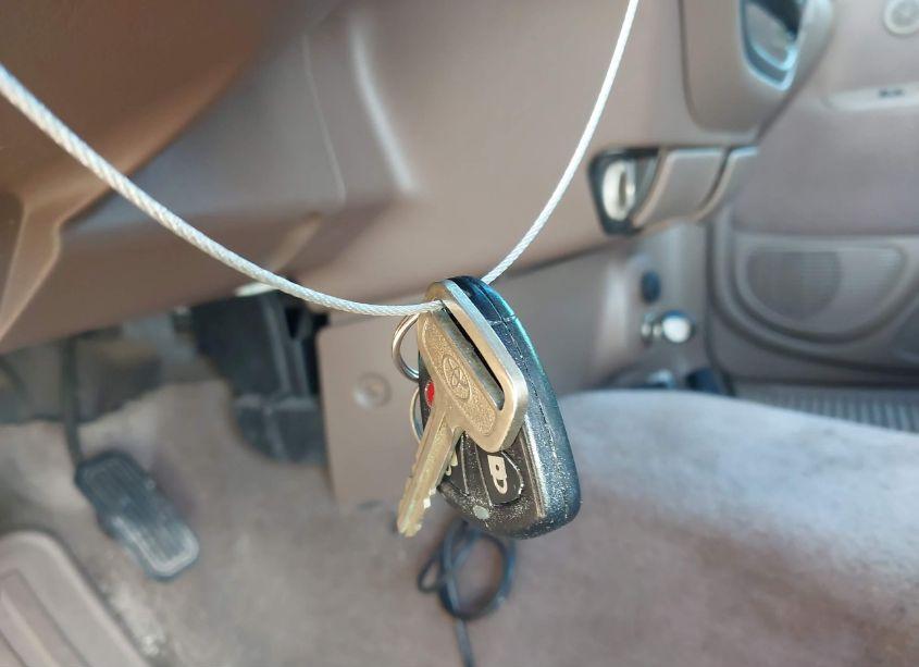 Photo 11 of 2001 Toyota Tundra SR5 V8 (VIN 5TBRT34171S196562)