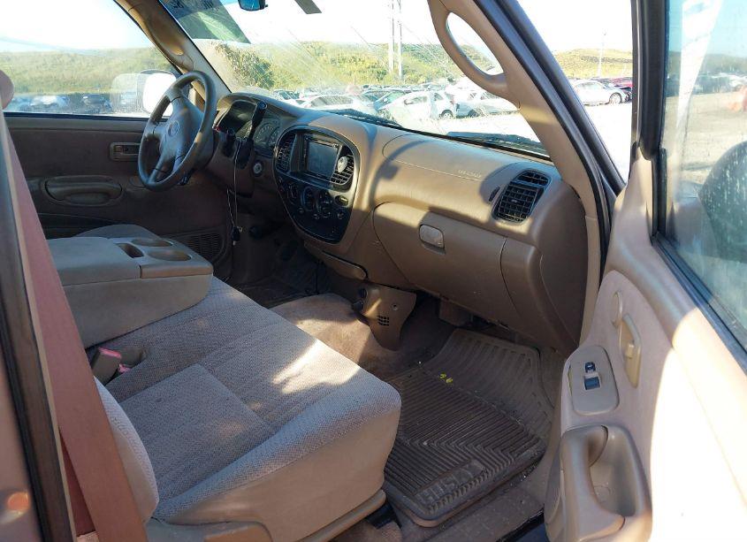 Photo 5 of 2001 Toyota Tundra SR5 V8 (VIN 5TBRT34171S196562)