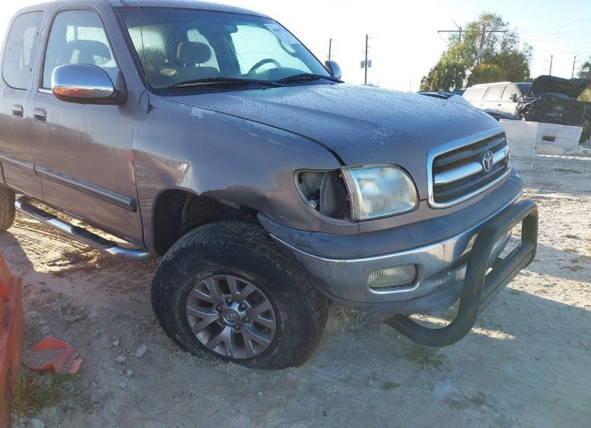 Photo 6 of 2001 Toyota Tundra SR5 V8 (VIN 5TBRT34171S196562)