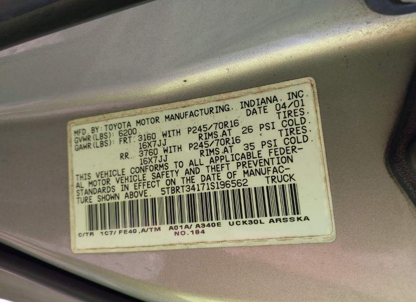 Photo 9 of 2001 Toyota Tundra SR5 V8 (VIN 5TBRT34171S196562)