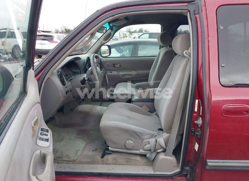 Photo 5 of 2002 Toyota Tundra SR5 V8 (VIN 5TBRT34172S291804)