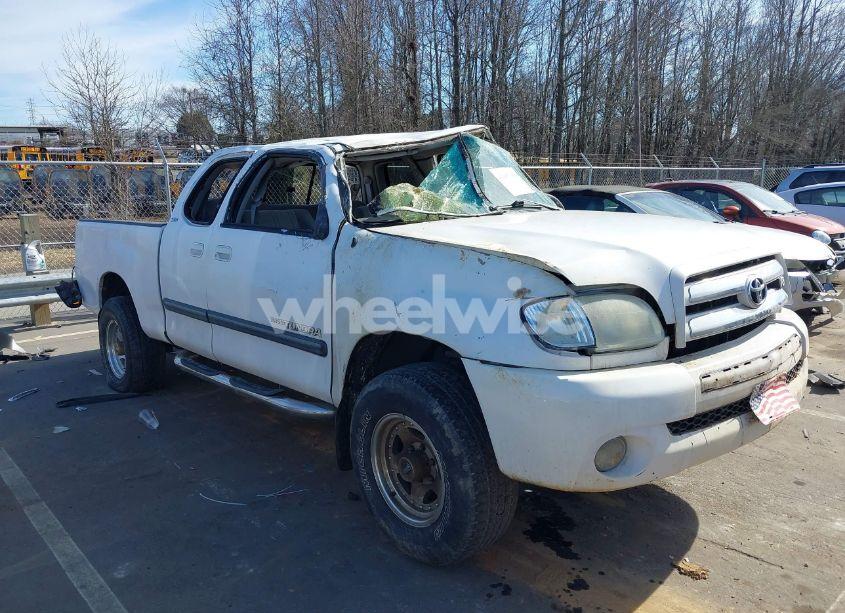 2003 Toyota Tundra SR5 V8 (VIN 5TBRT34173S354627) main photo