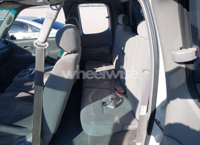 Photo 8 of 2000 Toyota Tundra SR5 V8 (VIN 5TBRT3417YS010187)