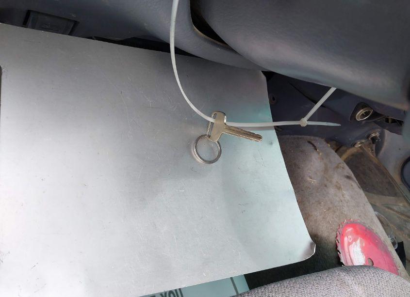 Photo 11 of 2000 Toyota Tundra SR5 V8 (VIN 5TBRT3417YS040547)