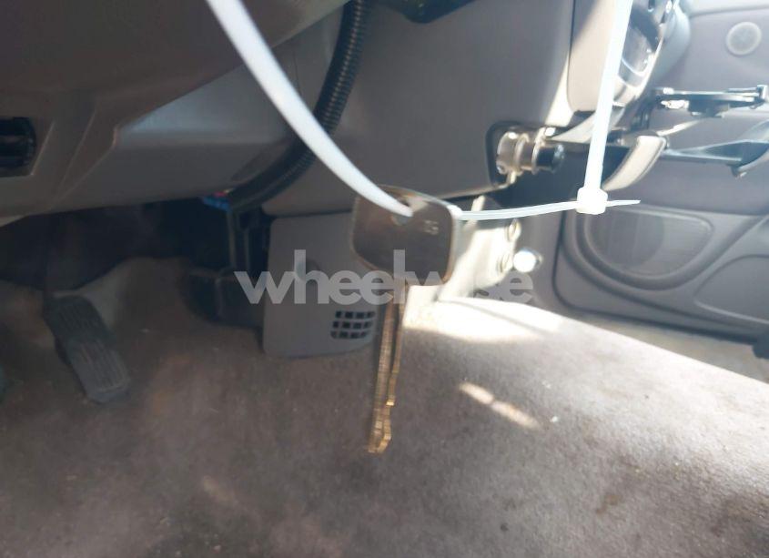 Photo 11 of 2000 Toyota Tundra SR5 V8 (VIN 5TBRT3417YS052939)