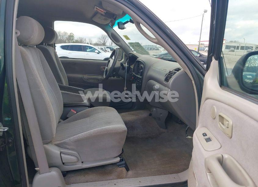 Photo 5 of 2000 Toyota Tundra SR5 V8 (VIN 5TBRT3417YS052939)