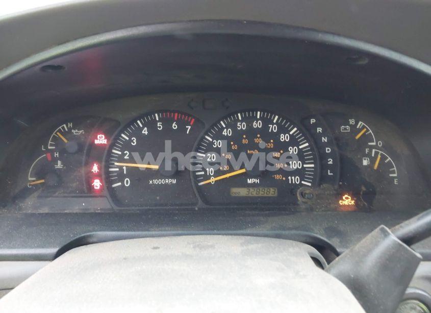Photo 7 of 2000 Toyota Tundra SR5 V8 (VIN 5TBRT3417YS061009)