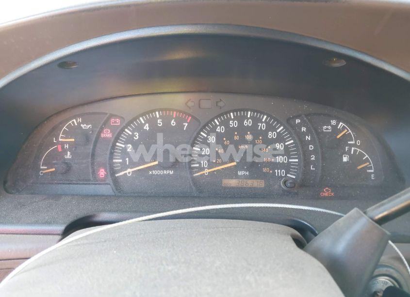 Photo 7 of 2000 Toyota Tundra SR5 V8 (VIN 5TBRT3417YS120821)