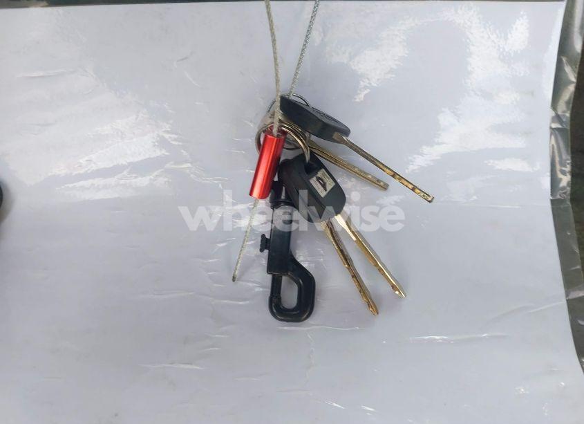 Photo 11 of 2001 Toyota Tundra SR5 V8 (VIN 5TBRT34181S131347)