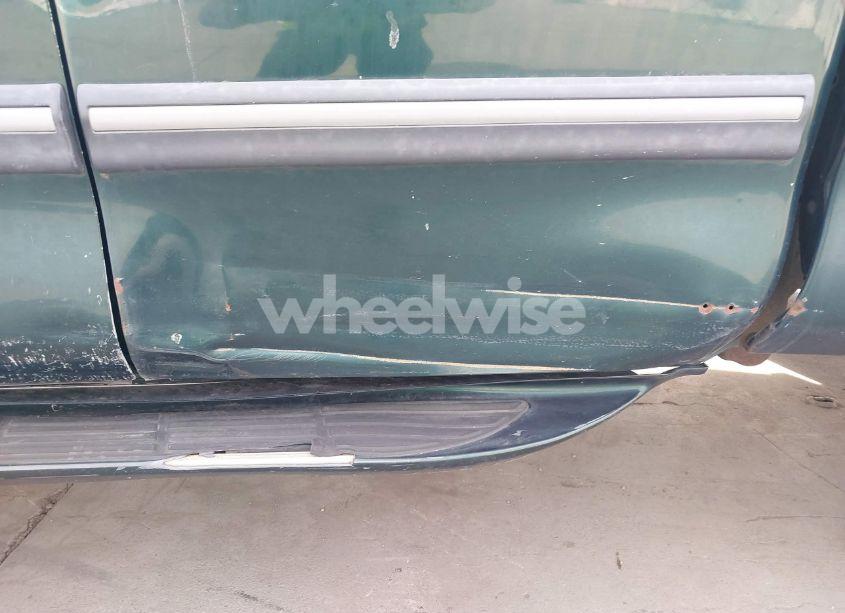 Photo 14 of 2001 Toyota Tundra SR5 V8 (VIN 5TBRT34181S131347)