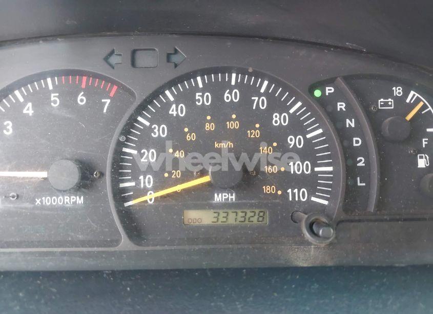 Photo 7 of 2001 Toyota Tundra SR5 V8 (VIN 5TBRT34181S131347)