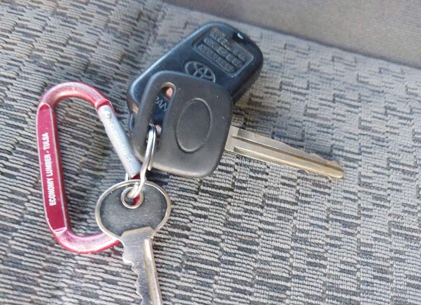 Photo 11 of 2003 Toyota Tundra SR5 V8 (VIN 5TBRT34183S432087)