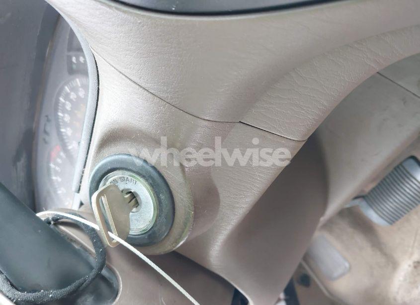 Photo 11 of 2003 Toyota Tundra SR5 V8 (VIN 5TBRT34183S437029)