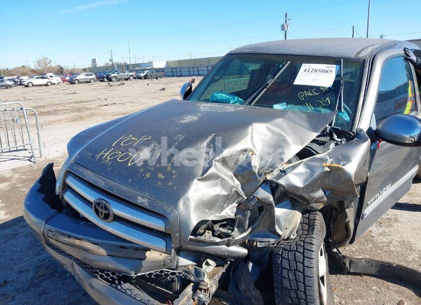 Photo 2 of 2004 Toyota Tundra SR5 V8 (VIN 5TBRT34184S445763)