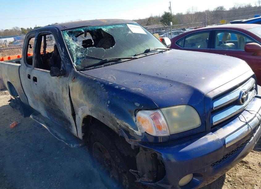 2005 Toyota Tundra SR5 V8 (VIN 5TBRT34185S457414) main photo