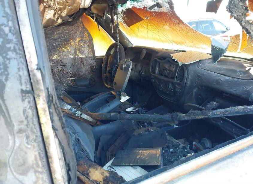 Photo 5 of 2005 Toyota Tundra SR5 V8 (VIN 5TBRT34185S457414)