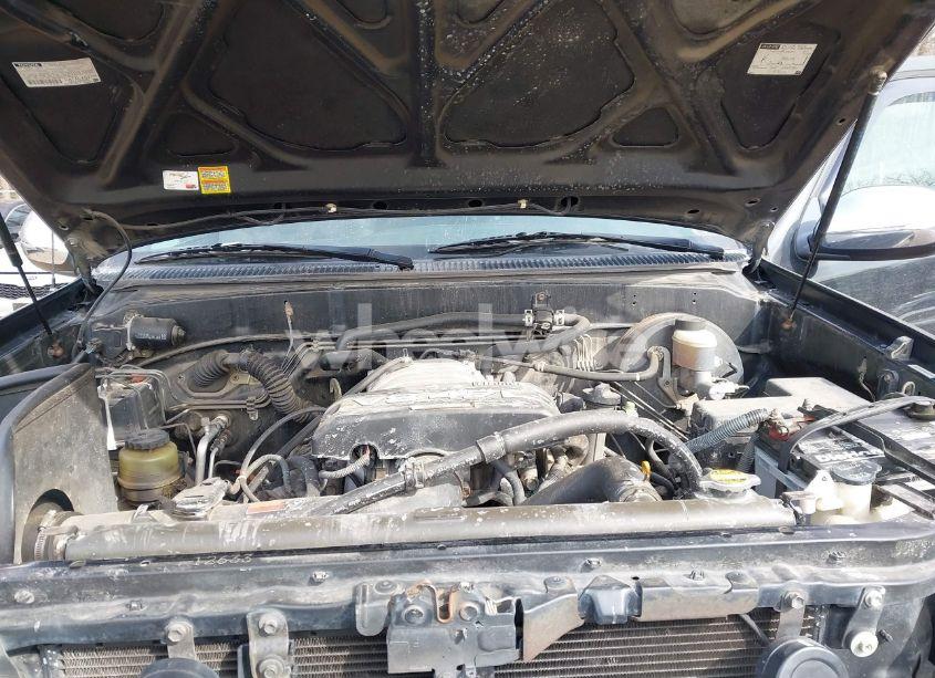Photo 10 of 2003 Toyota Tundra SR5 V8 (VIN 5TBRT34193S369081)