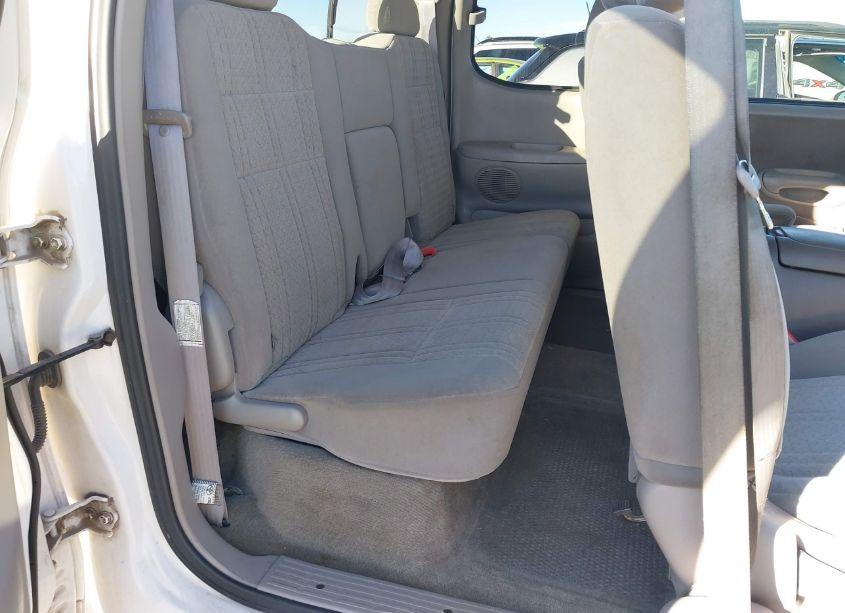 Photo 8 of 2003 Toyota Tundra SR5 V8 (VIN 5TBRT34193S425729)