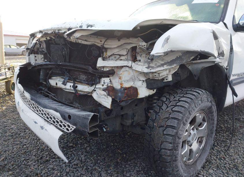 Photo 6 of 2003 Toyota Tundra SR5 V8 (VIN 5TBRT34193S433815)