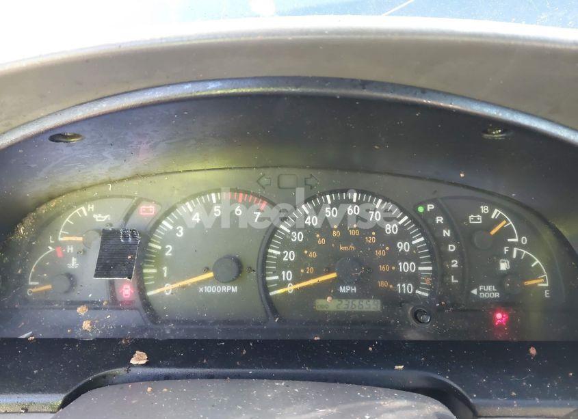 Photo 7 of 2003 Toyota Tundra SR5 V8 (VIN 5TBRT34193S439548)