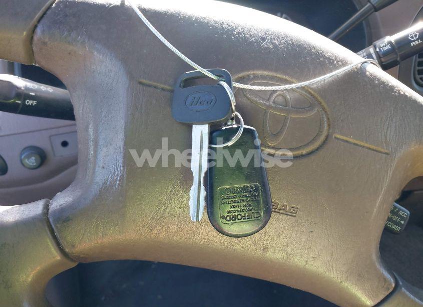 Photo 11 of 2000 Toyota Tundra SR5 V8 (VIN 5TBRT3419YS054661)