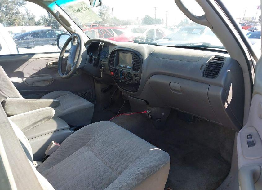 Photo 5 of 2000 Toyota Tundra SR5 V8 (VIN 5TBRT3419YS067667)