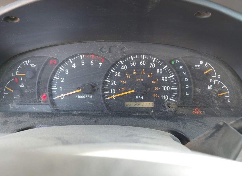 Photo 7 of 2000 Toyota Tundra SR5 V8 (VIN 5TBRT3419YS067667)