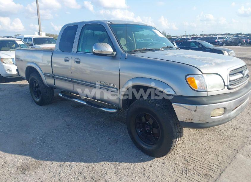 2001 Toyota Tundra SR5 V8 (VIN 5TBRT341X1S132127) main photo
