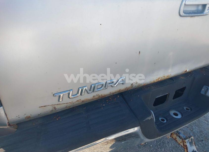 Photo 12 of 2001 Toyota Tundra SR5 V8 (VIN 5TBRT341X1S132127)