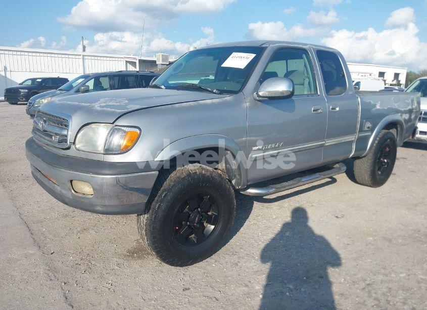 Photo 2 of 2001 Toyota Tundra SR5 V8 (VIN 5TBRT341X1S132127)