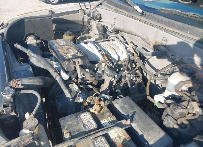 Photo 6 of 2001 Toyota Tundra SR5 V8 (VIN 5TBRT341X1S132127)