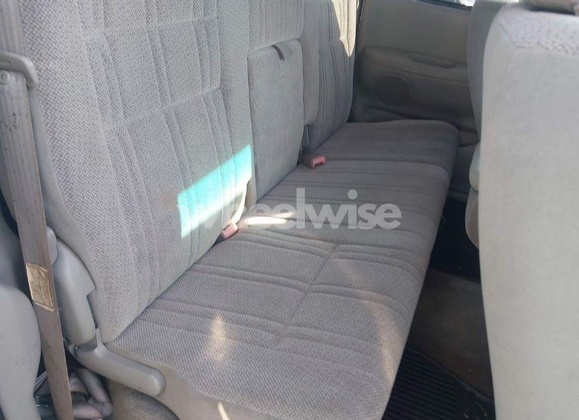 Photo 8 of 2001 Toyota Tundra SR5 V8 (VIN 5TBRT341X1S132127)