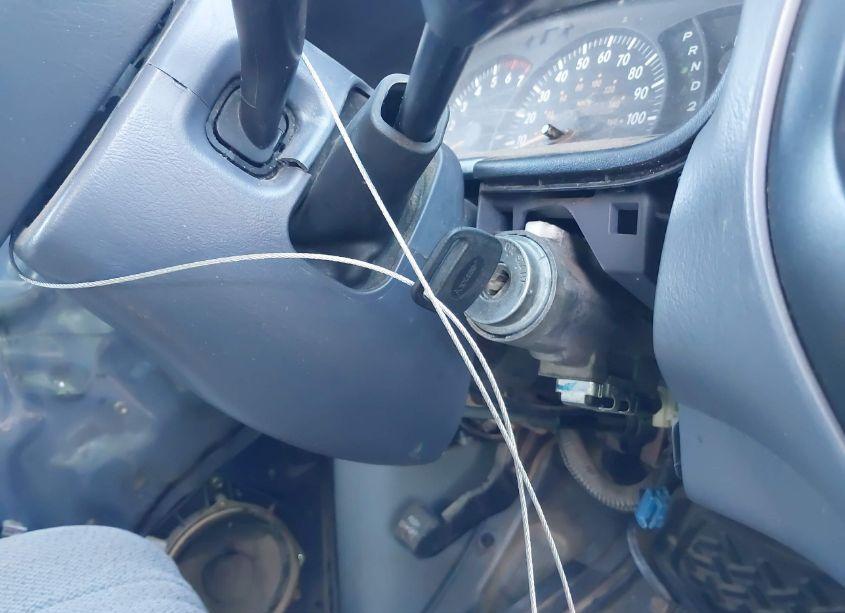 Photo 11 of 2001 Toyota Tundra SR5 V8 (VIN 5TBRT341X1S170313)