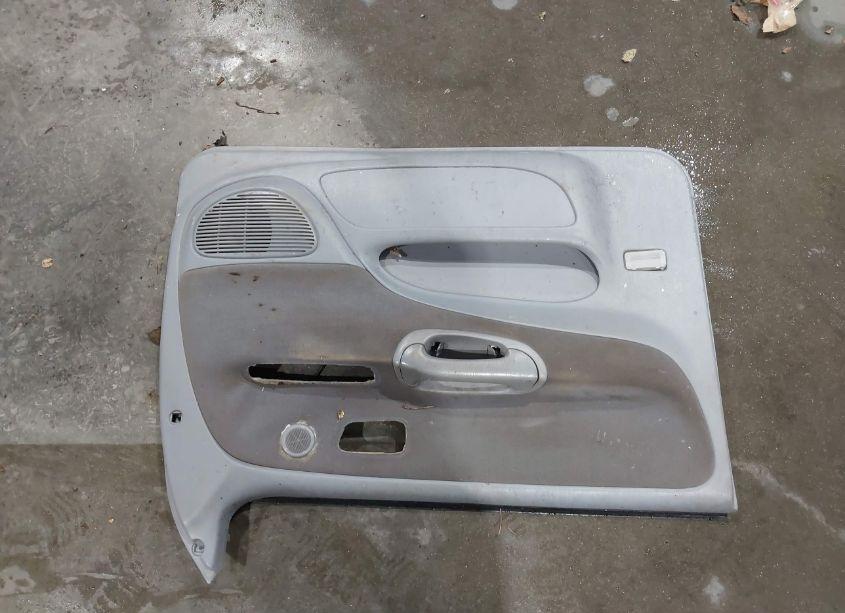 Photo 12 of 2001 Toyota Tundra SR5 V8 (VIN 5TBRT341X1S170313)