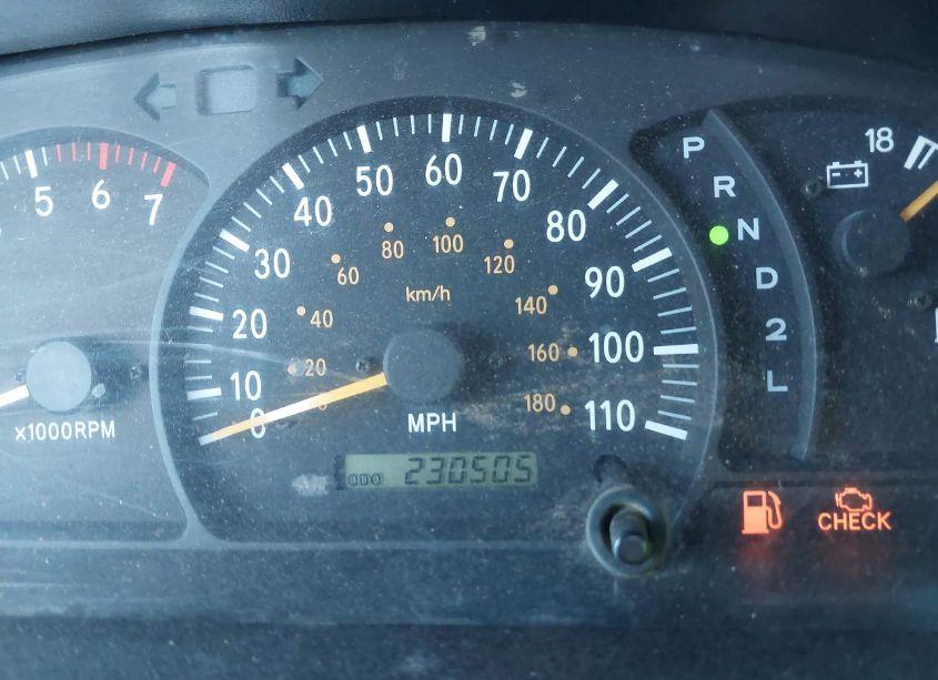 Photo 7 of 2001 Toyota Tundra SR5 V8 (VIN 5TBRT341X1S170313)