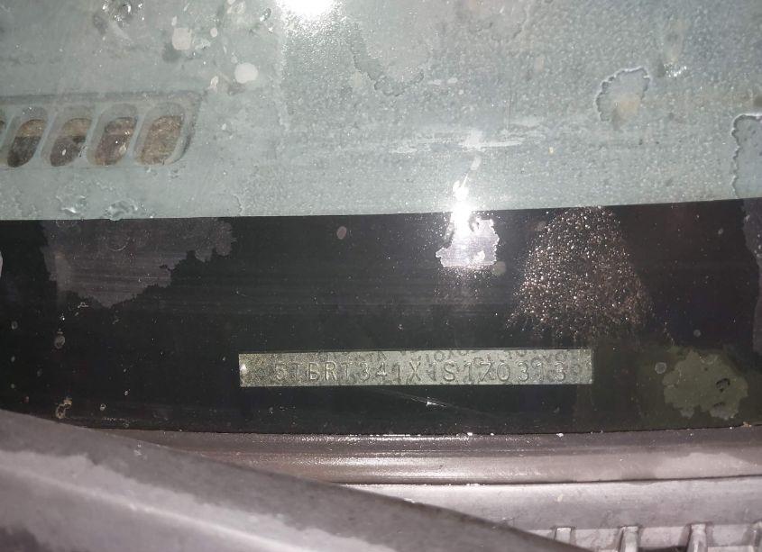 Photo 9 of 2001 Toyota Tundra SR5 V8 (VIN 5TBRT341X1S170313)