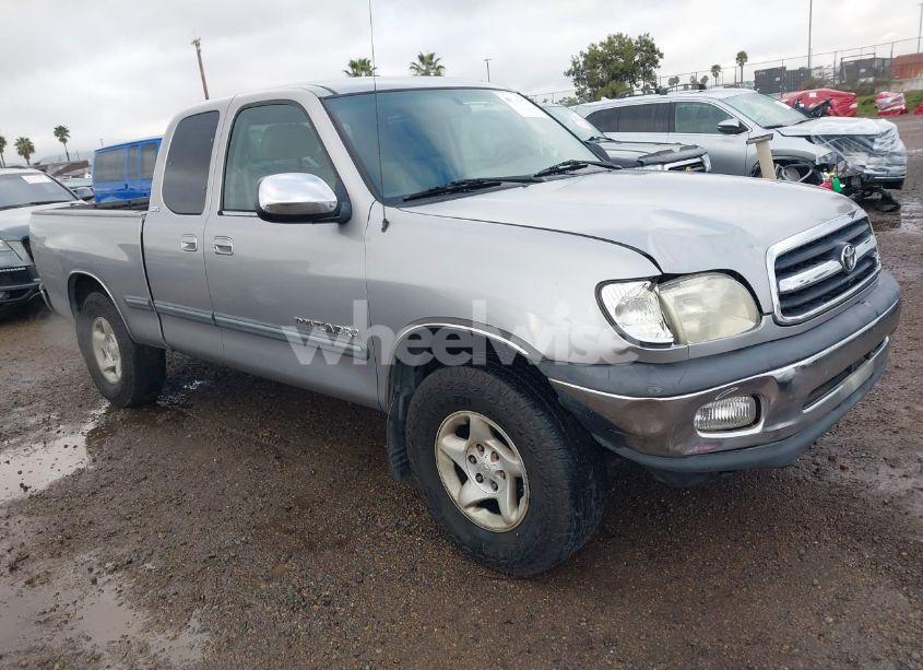 2001 Toyota Tundra SR5 V8 (VIN 5TBRT341X1S204718) main photo