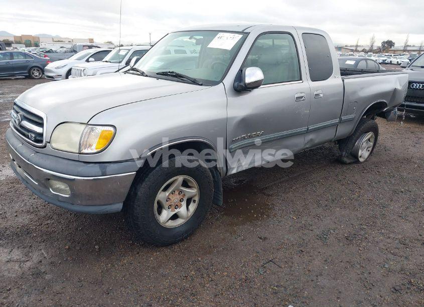 Photo 2 of 2001 Toyota Tundra SR5 V8 (VIN 5TBRT341X1S204718)