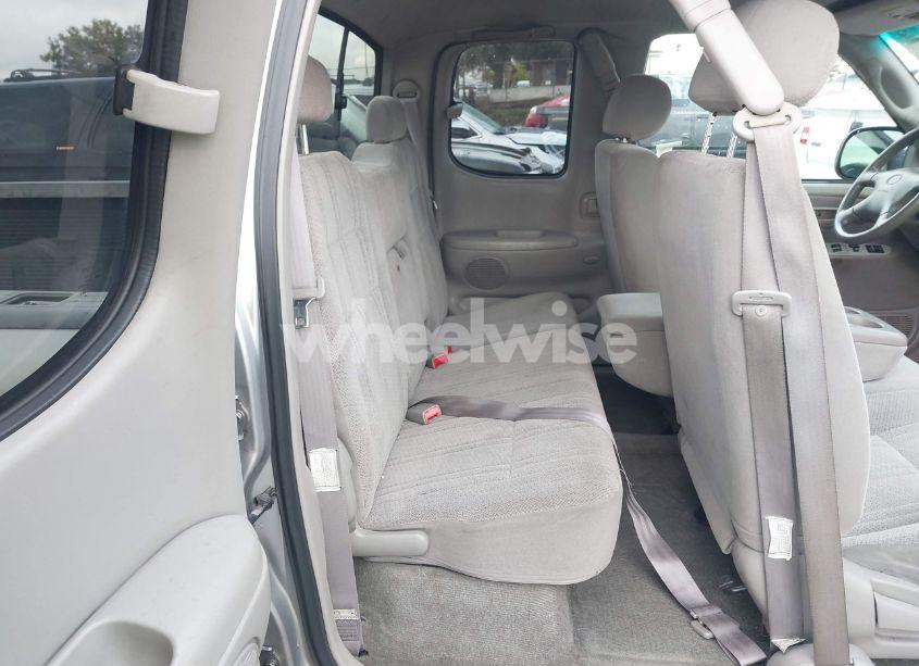 Photo 8 of 2001 Toyota Tundra SR5 V8 (VIN 5TBRT341X1S204718)