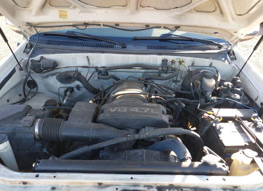 Photo 10 of 2002 Toyota Tundra SR5 V8 (VIN 5TBRT341X2S300026)