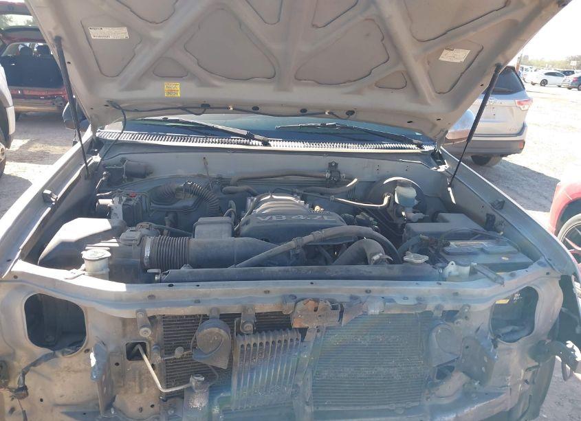 Photo 10 of 2003 Toyota Tundra SR5 V8 (VIN 5TBRT341X3S334548)
