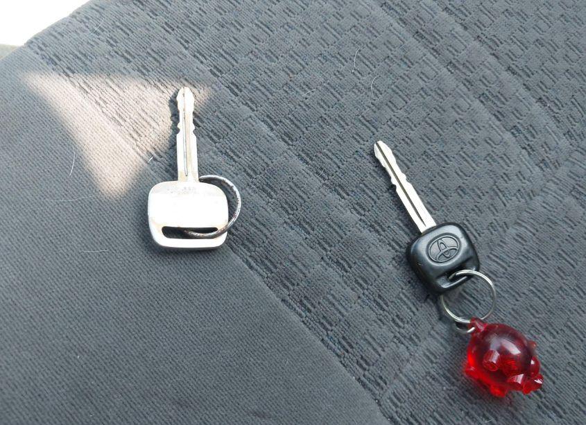 Photo 11 of 2003 Toyota Tundra SR5 V8 (VIN 5TBRT341X3S334548)