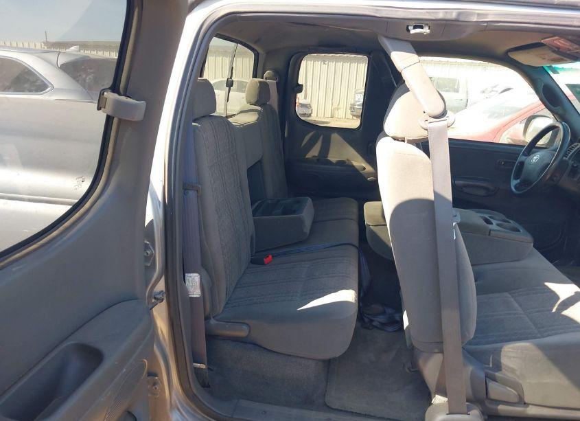 Photo 8 of 2003 Toyota Tundra SR5 V8 (VIN 5TBRT341X3S334548)