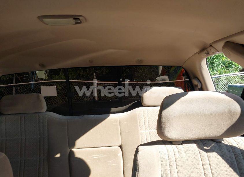 Photo 14 of 2003 Toyota Tundra SR5 V8 (VIN 5TBRT341X3S372779)