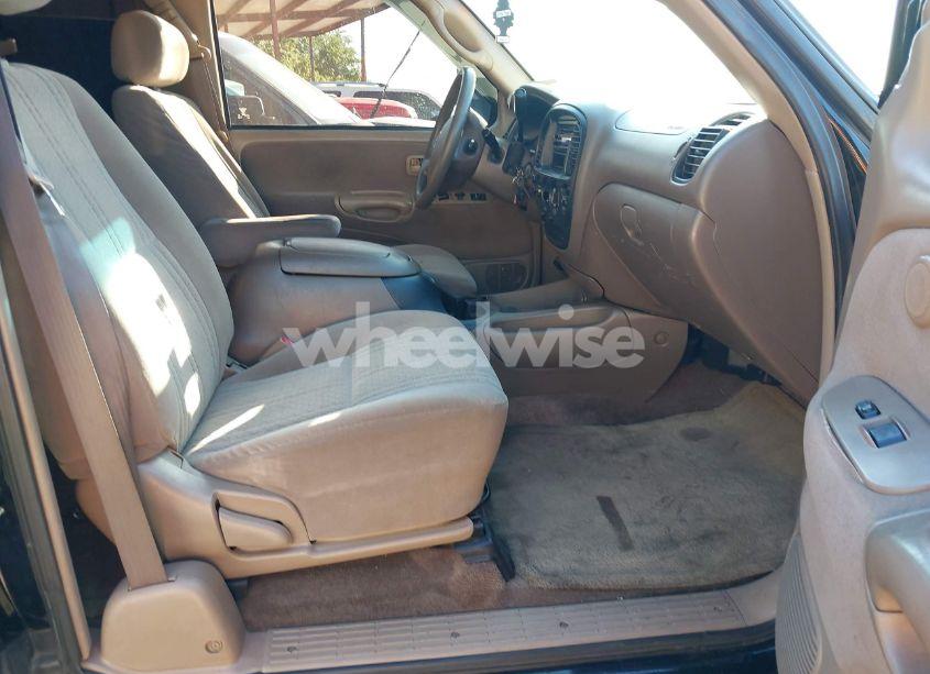 Photo 5 of 2003 Toyota Tundra SR5 V8 (VIN 5TBRT341X3S372779)