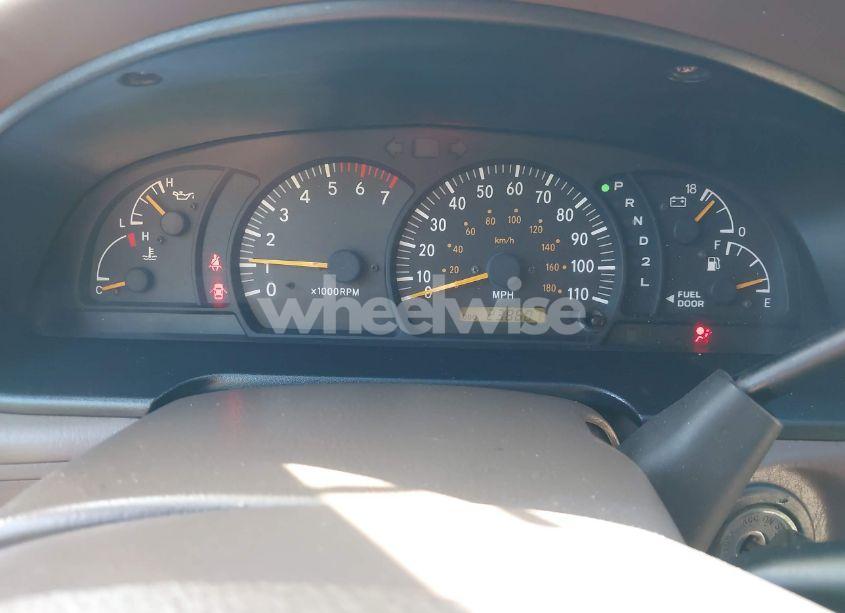 Photo 7 of 2003 Toyota Tundra SR5 V8 (VIN 5TBRT341X3S372779)