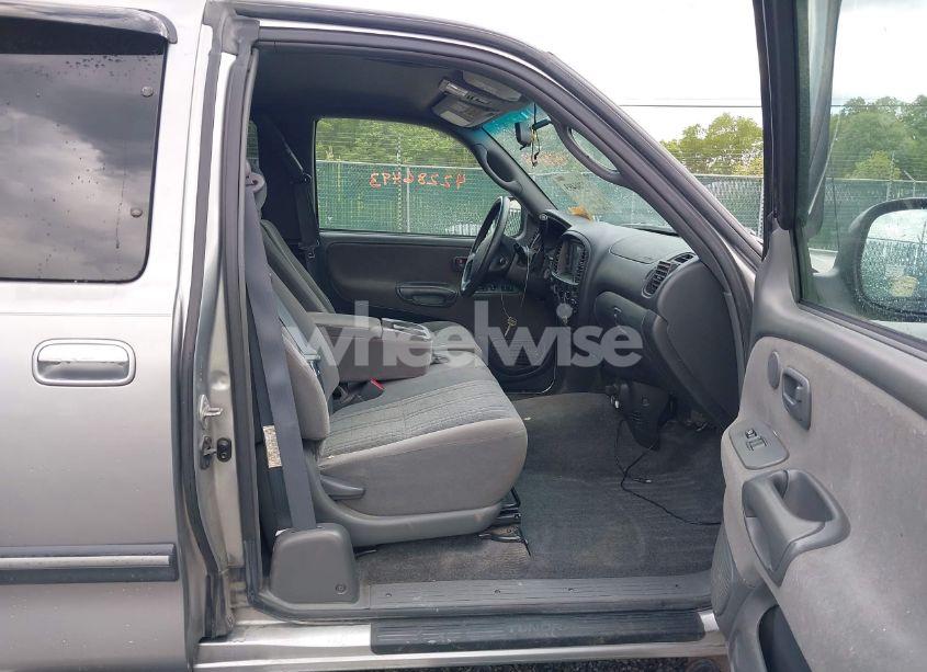 Photo 5 of 2006 Toyota Tundra SR5 V8 (VIN 5TBRT341X6S482073)