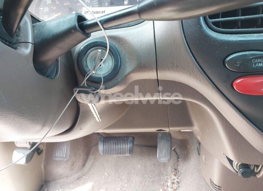 Photo 11 of 2000 Toyota Tundra SR5 V8 (VIN 5TBRT341XYS048349)