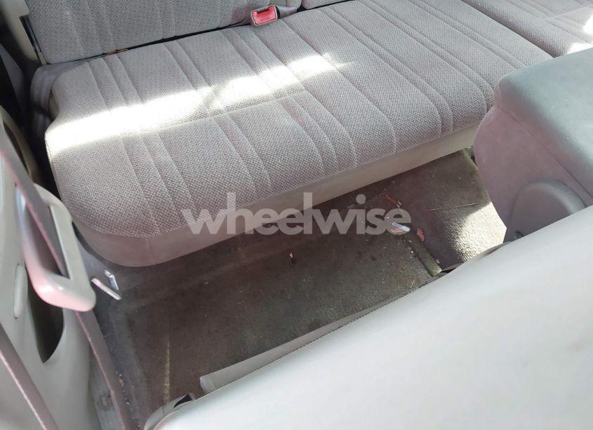 Photo 8 of 2000 Toyota Tundra SR5 V8 (VIN 5TBRT341XYS048349)